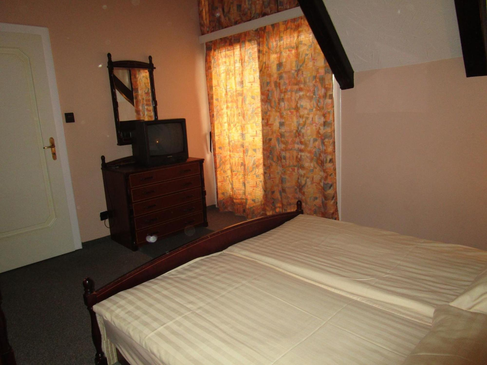 Haus Sonnenhof Hotel Siófok Kamer foto