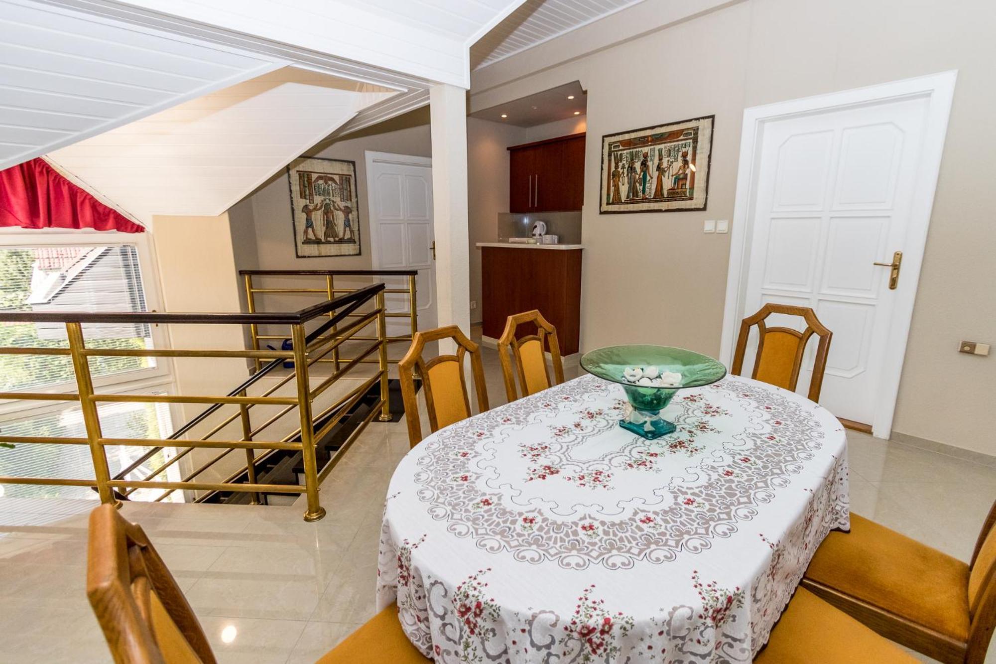 Haus Sonnenhof Hotel Siófok Buitenkant foto