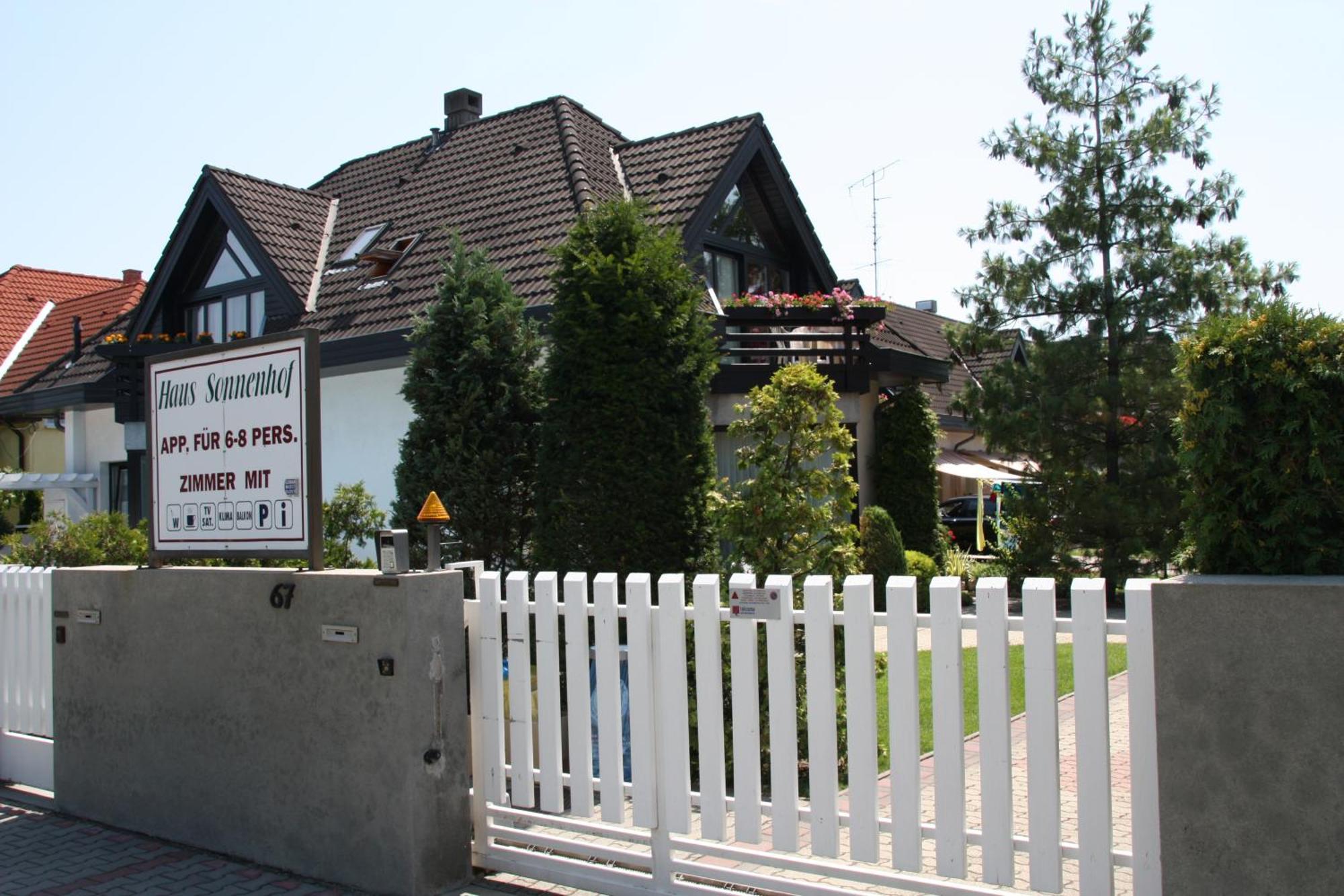 Haus Sonnenhof Hotel Siófok Buitenkant foto